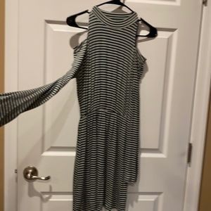 Peek a boo shoulder dress